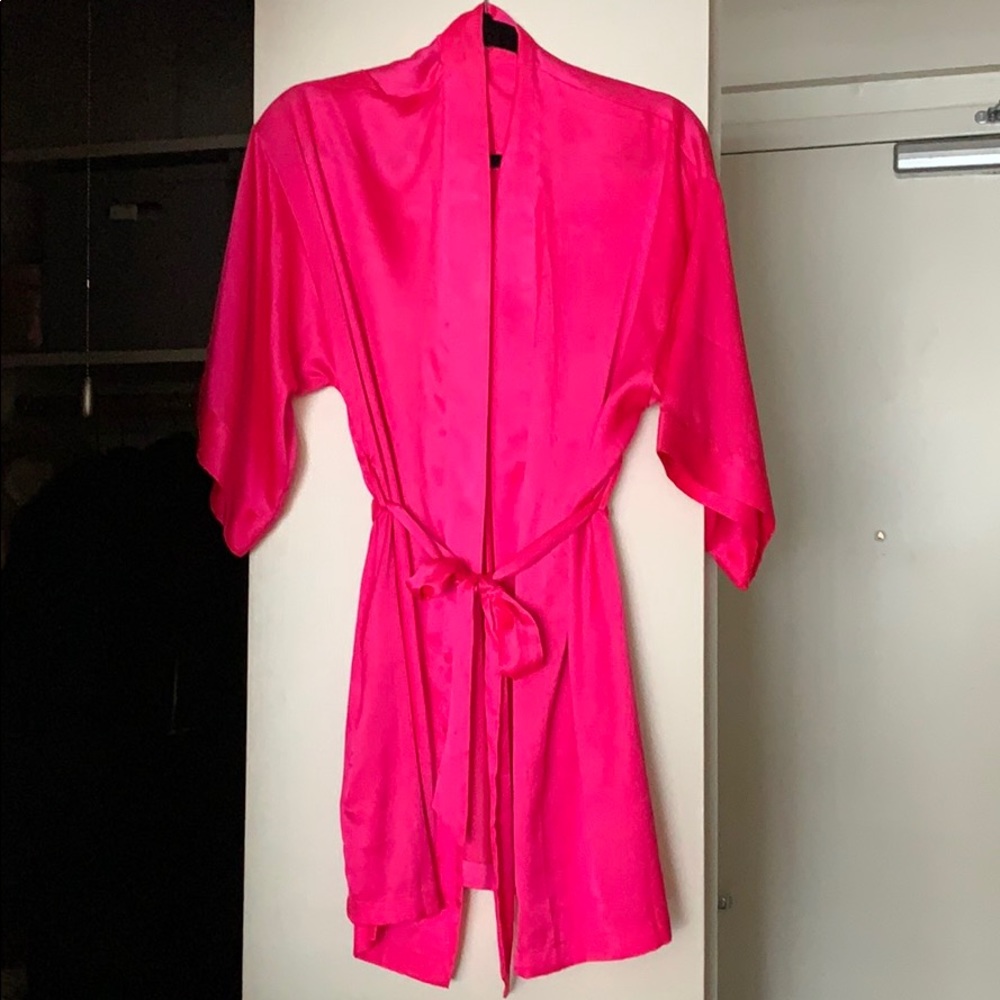 Victoria’s Secret Hot Pink Robe. Sz S/M P/M